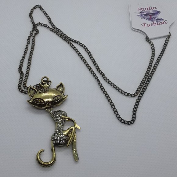 Smart Kitty Cat Sweater Necklace - Picture 2 of 5